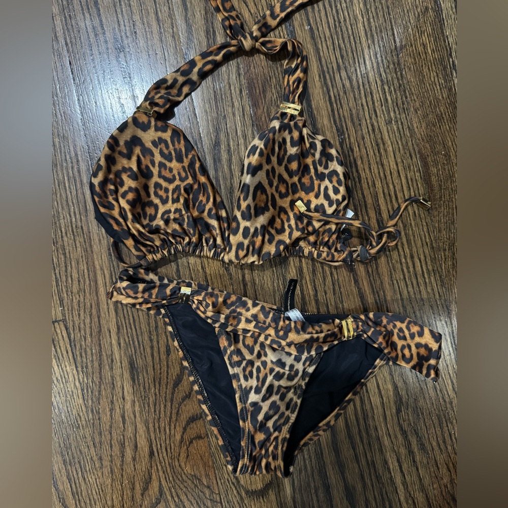 VIX swimsuit size small bottoms size medium top like new